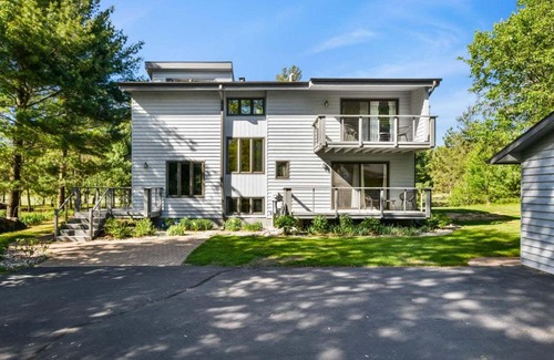 Rome House | Relaxing Retreat at 8th Haven on Lake Arrowhead Golf Course