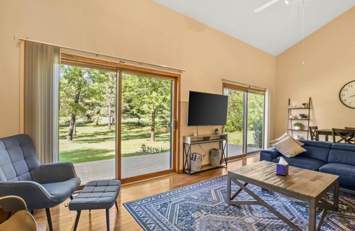 Rome House | Relaxing Retreat at 8th Haven on Lake Arrowhead Golf Course