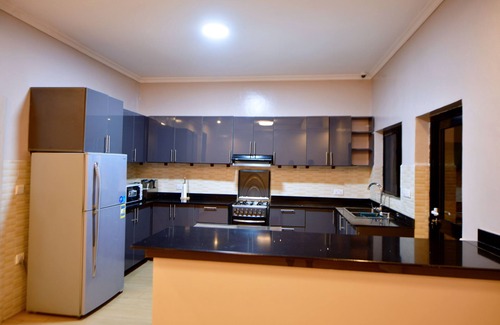 Remera Condo | 8Twenty8 Residence: Premier Stay by Kigali Golf Course