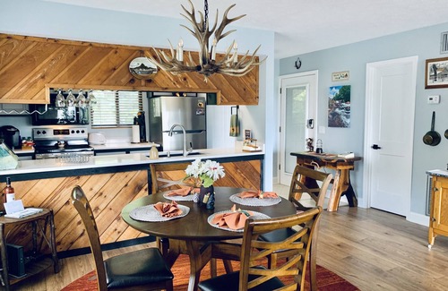 Lake Toxaway Condo | Pet-Friendly Retreat with Waterfall Views in N.C. Smoky Mountains