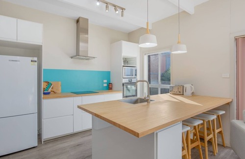 Bermagui Apartment | Pet-Friendly Ocean View Unit on George Street