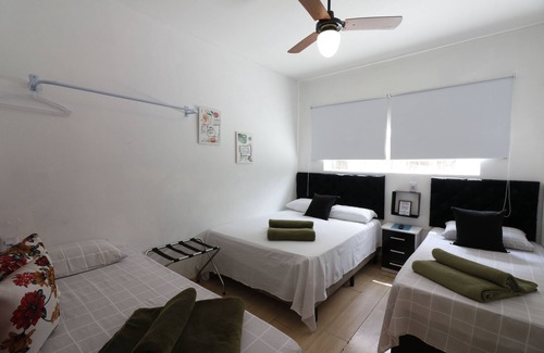 Bela Vista House | Spacious 9-Bedroom House on Paulista for Large Groups