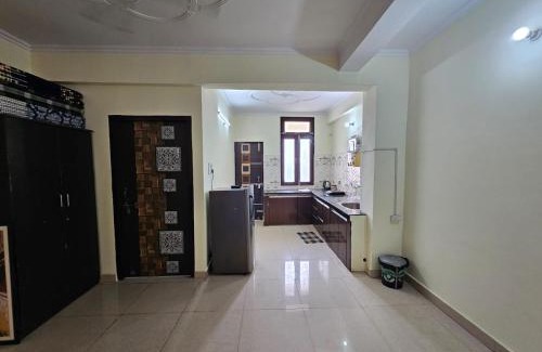 Alambagh Apartment | Family-Friendly 9 BHK Retreat in Krishna Nagar, Lucknow