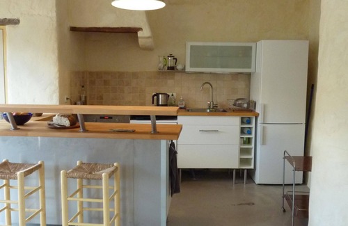 Lioux House | Gordes Hamlet House with Terrace: Guest Rated 9.8/10
