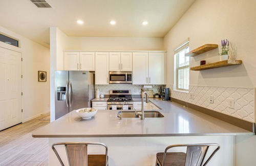 Chandler Apartment | 9 Mi to Chandler Fashion Center: Apt Near Golf!