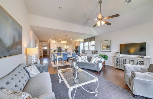 Prosper House | Modern Prosper Retreat - Spa & Breakfast Near Frisco Square