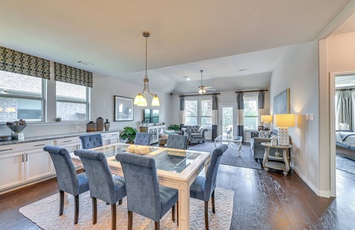 Prosper House | Modern Prosper Retreat - Spa & Breakfast Near Frisco Square