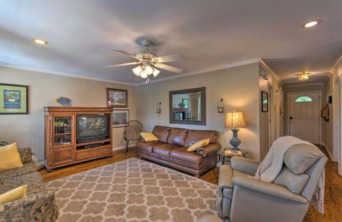 Jones Mills House | Family-Friendly Retreat on Lake Catherine with Dock Access