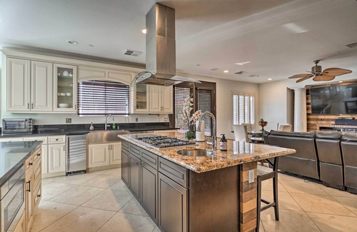 Sunrise Manor House | Relaxing Las Vegas Home with Pool, 9 Miles to the Strip