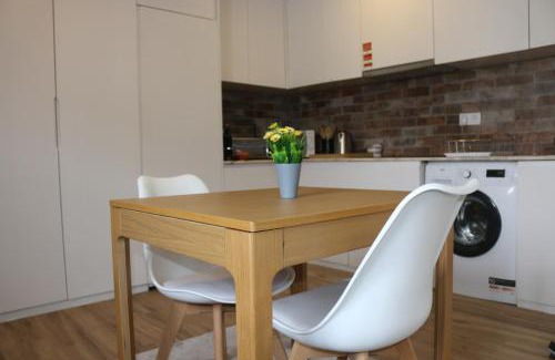 Ramalde Apartment | 9 min Metro to Downtown -Remote working - Free Parking