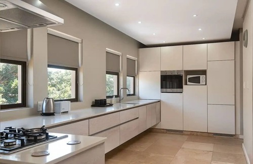 Umhlali House | Family-Friendly 5 Bedroom Townhouse at 9 On Crystal Cove