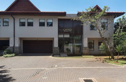 Umhlali House | Family-Friendly 5 Bedroom Townhouse at 9 On Crystal Cove