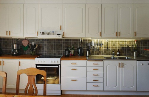 Sollentuna House | Family Retreat: 9-Person Holiday Home in Sollentuna