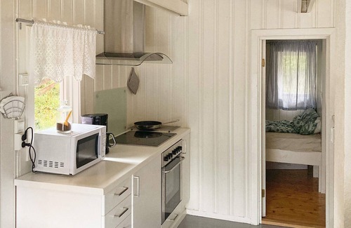 Leksvik House | Spacious 9-Person Holiday Home with Oceanfront Views