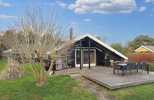 Togeholt House | Family-Friendly Retreat at Holiday Home Præstø II