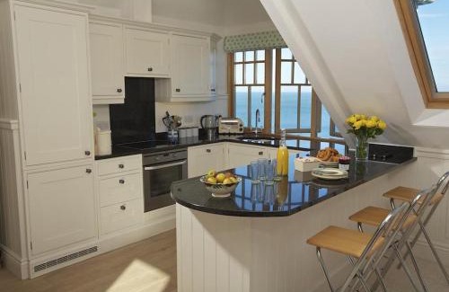 Chillington House | Exceptional 9 Prospect House: Family-Friendly with Pool