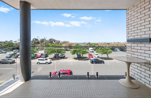 Maroochydore Apartment | Beachfront Bliss: 9 Seabelle at Cotton Tree Awaits You