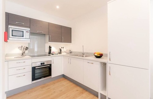 Leatherhead Apartment | Cozy 9 Swan House: Family-Friendly One Bedroom Retreat