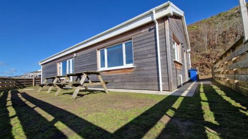 Saunton House | Discover 9 The Dunes: Pet & Child Friendly Retreat