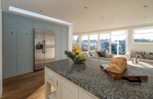 Thorpeness House | Discover 9 Uplands: Family-Friendly Getaway with Kitchen