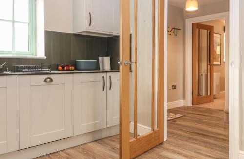 Burford House | Family-Friendly Retreat at 9 Windrush Heights - Rated 9.8