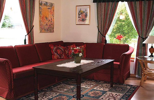 Selva Apartment | Spacious 2-Bedroom Apartment with Mountain Views