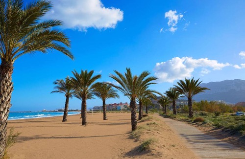 Denia Apartment | Spacious 3-Bedroom Apartment with Pool for Up to 6 Guests