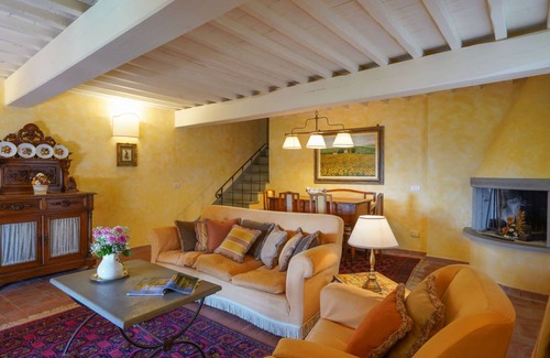 Dicomano House | Spacious 90 m² House with Private Pool for 4 Guests