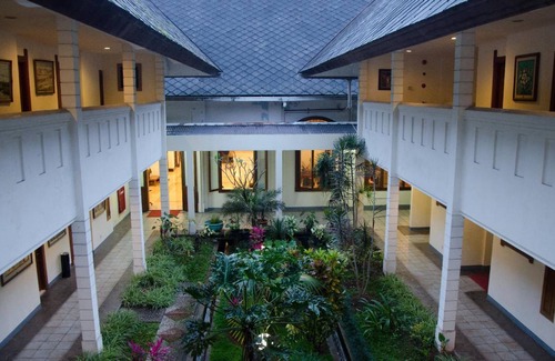 Wonosobo Resort | Spacious 2-Bedroom Resort with Pool & Dining Options