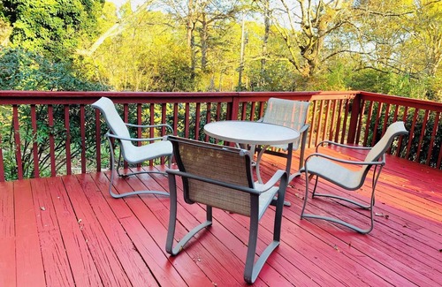 Rising Fawn Apartment | Explore Nature at Lookout Mt: 90 Seconds to Cloudland Canyon