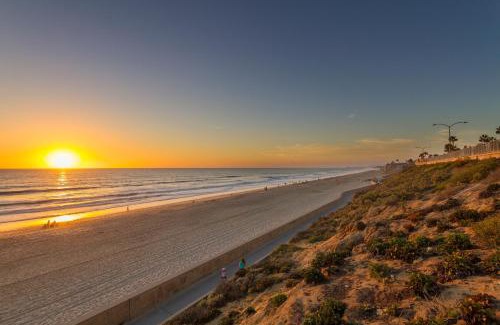 Carlsbad Village Apartment | Superb Location: Steps to Beach & Dining with Ocean View