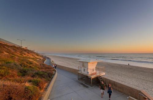 Carlsbad Village Apartment | Superb Location: Steps to Beach & Dining with Ocean View