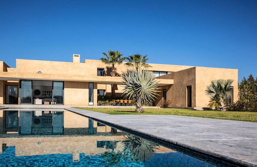 Annakhil Villa | Inviting 6-Bedroom Villa with Private Pool for 12 Guests