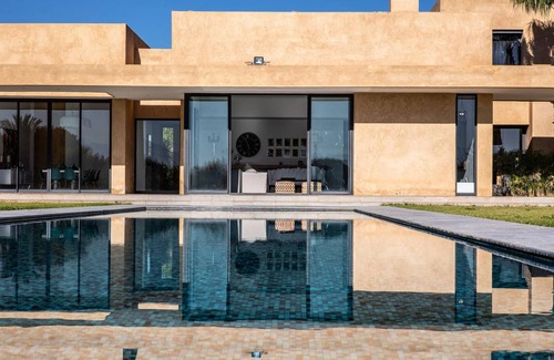 Annakhil Villa | Inviting 6-Bedroom Villa with Private Pool for 12 Guests