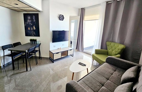 Bat Yam Apartment | Inviting Apartments with Panoramic Sea Views for Families