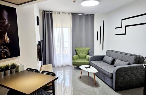 Bat Yam Apartment | Inviting Apartments with Panoramic Sea Views for Families