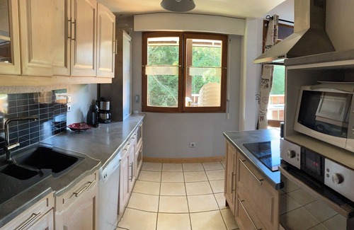 Araches-la-Frasse Apartment | Spacious 3-Bedroom Apartment in Les Carroz - Perfect for Families