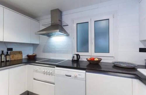 Sant Vicenc de Montalt Apartment | Beachfront Apartment with Scenic Ocean Views and Pool