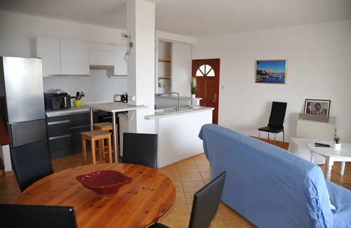 Cerbere House | Spacious T3 Apartment with Ocean View Near Beautiful Beaches