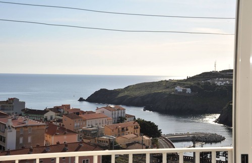 Cerbere House | Spacious T3 Apartment with Ocean View Near Beautiful Beaches