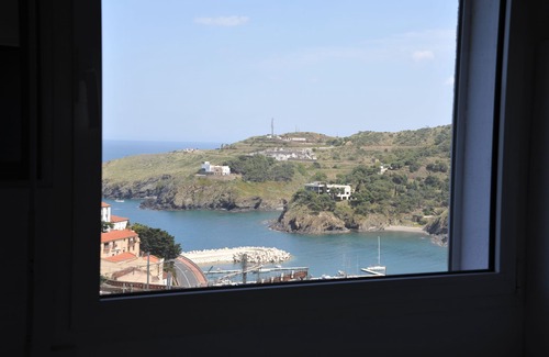 Cerbere House | Spacious T3 Apartment with Ocean View Near Beautiful Beaches