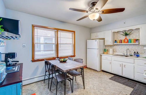 Elmwood Park Apartment | 90s Condo| King Bed | 65” Smart TV | Arcade Game
