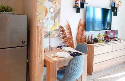 Abu Dhabi Apartment | 910 Building 10 Water's Edge Yas Island · Yas Boho Studio: Stylish & Chic Apartment