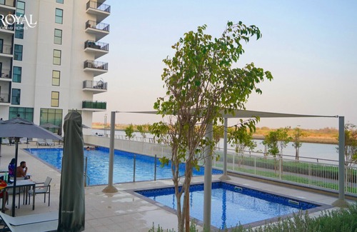 Abu Dhabi Apartment | 910 Building 10 Water's Edge Yas Island · Yas Boho Studio: Stylish & Chic Apartment
