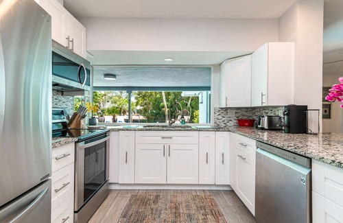 Tropic Isle House | 910 Managed By Brampton Park: Oceanfront Paradise Awaits