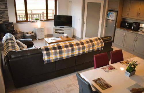 Doolin Apartment | Spacious 3-Bedroom Apartment with Fireplace for 6 Guests
