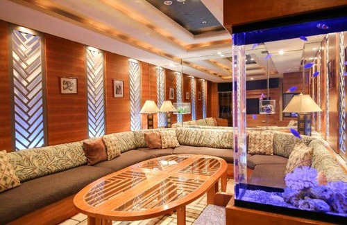 Sumida Hotel | Elegant 5-Star Hotel with Restaurant and Breakfast for Two