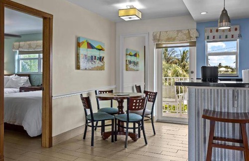Ocean Ridge House | Spacious 2-Bedroom Motel for 6 Guests with Pool Access