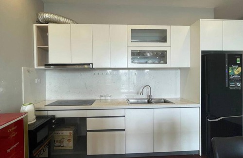 Nhat Tan Apartment | Top-Rated 93 Trịnh Công Sơn Home with Wheelchair Access
