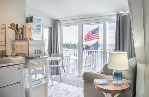 Hampton Hotel | Beachside Bliss at 935 Ocean A Inn: Family-Friendly Retreat